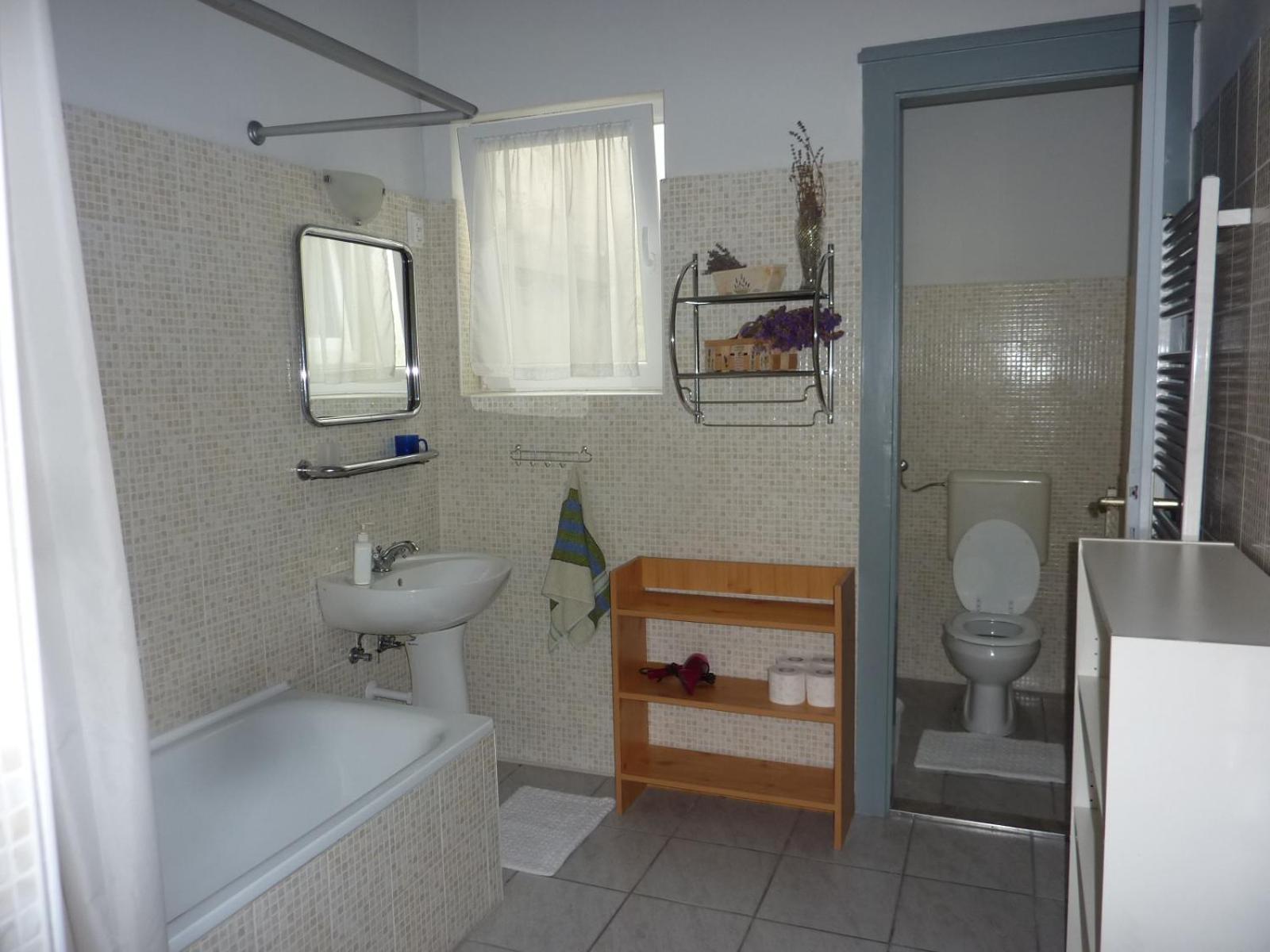 Levandium Apartman Apartment มิชโคลซ์ ภายนอก รูปภาพ