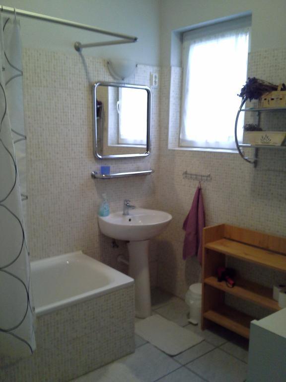 Levandium Apartman Apartment มิชโคลซ์ ภายนอก รูปภาพ