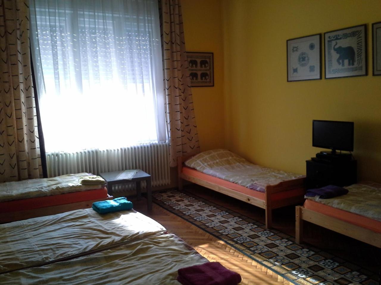 Levandium Apartman Apartment มิชโคลซ์ ภายนอก รูปภาพ